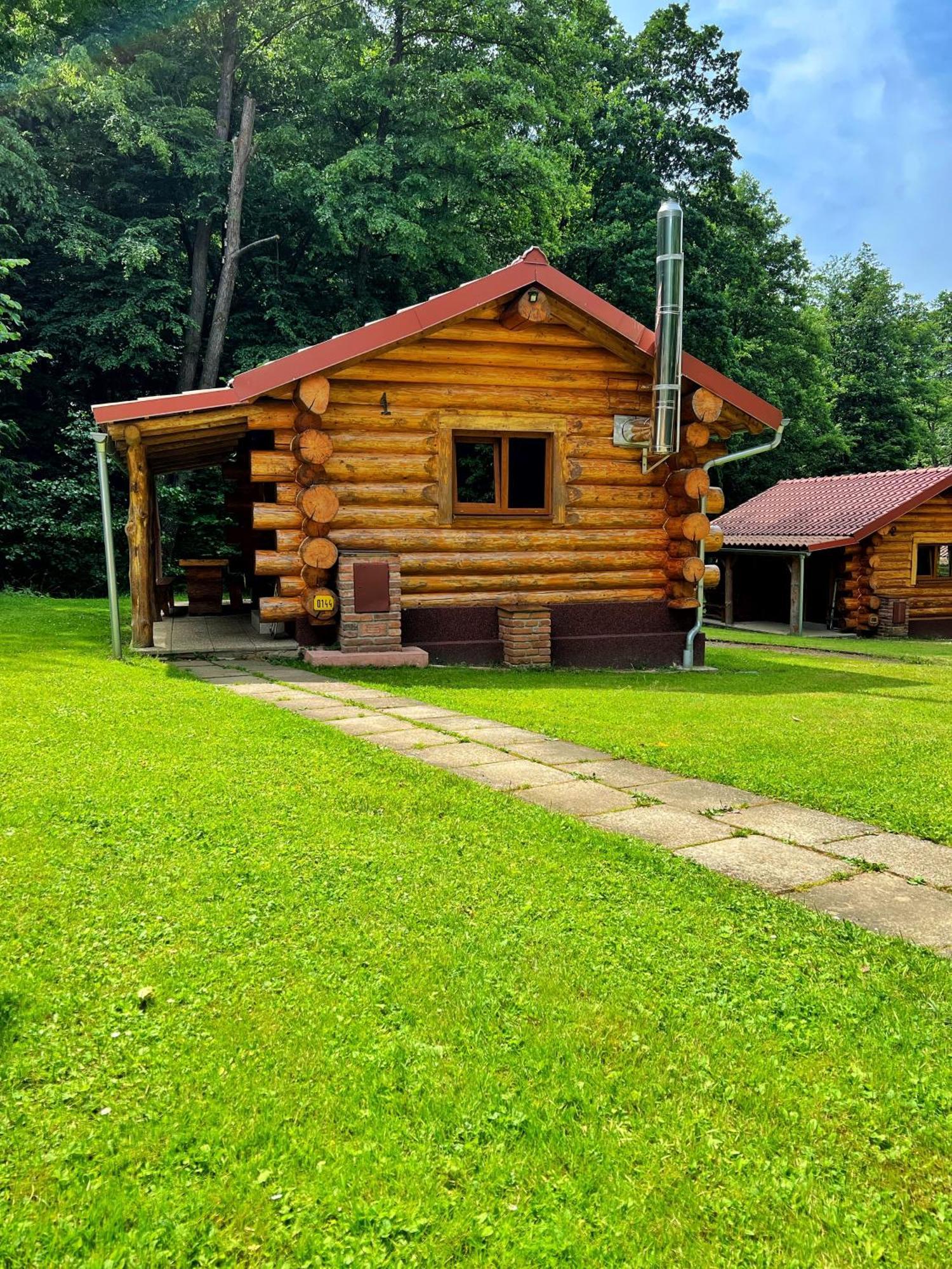 Dum A Dum Zivohost Hotel Екстериор снимка