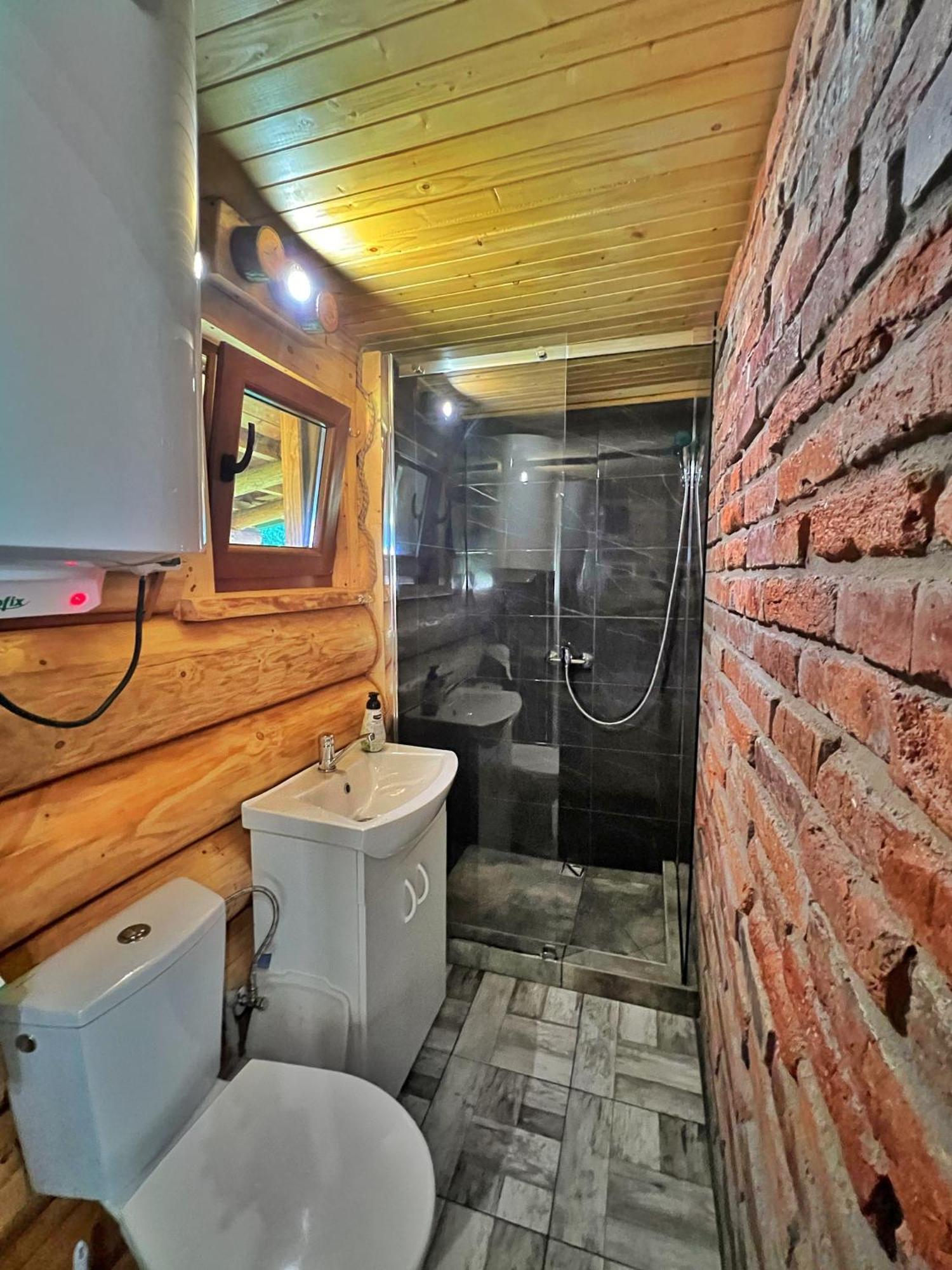 Dum A Dum Zivohost Hotel Екстериор снимка