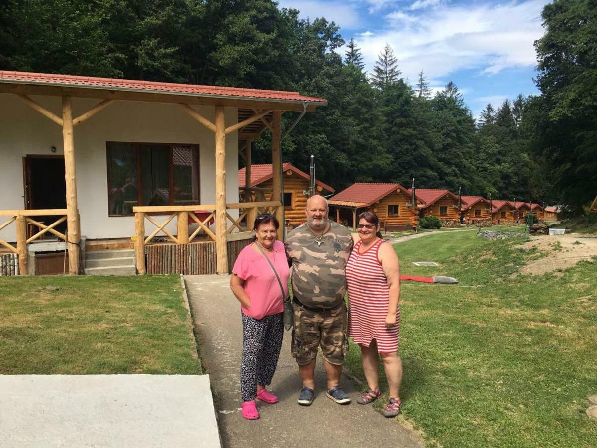 Dum A Dum Zivohost Hotel Екстериор снимка