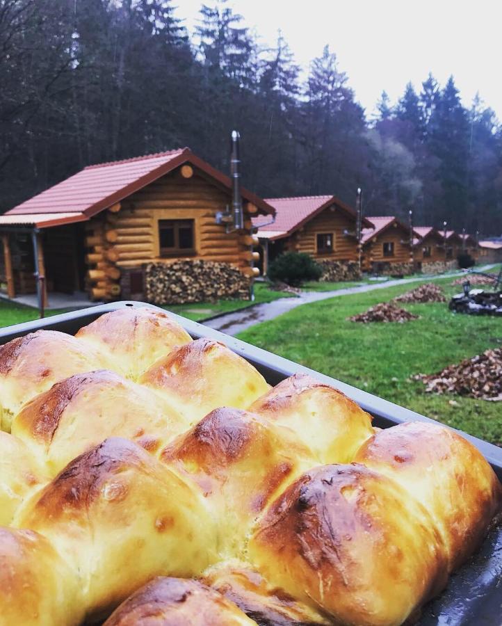 Dum A Dum Zivohost Hotel Екстериор снимка